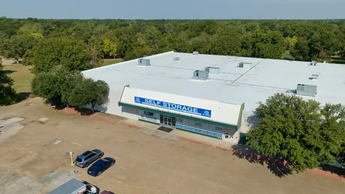 Exterior of Corsicana, TX self storage facility.