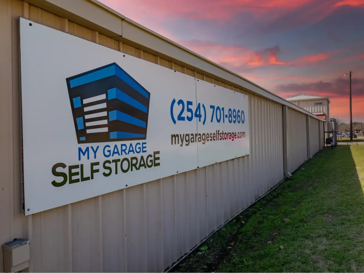 Exterior of Temple, TX self-storage facility on 31st street.