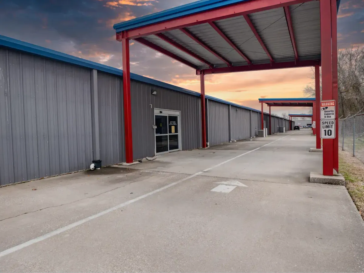 Covered loading bay at My Garage Self Storage